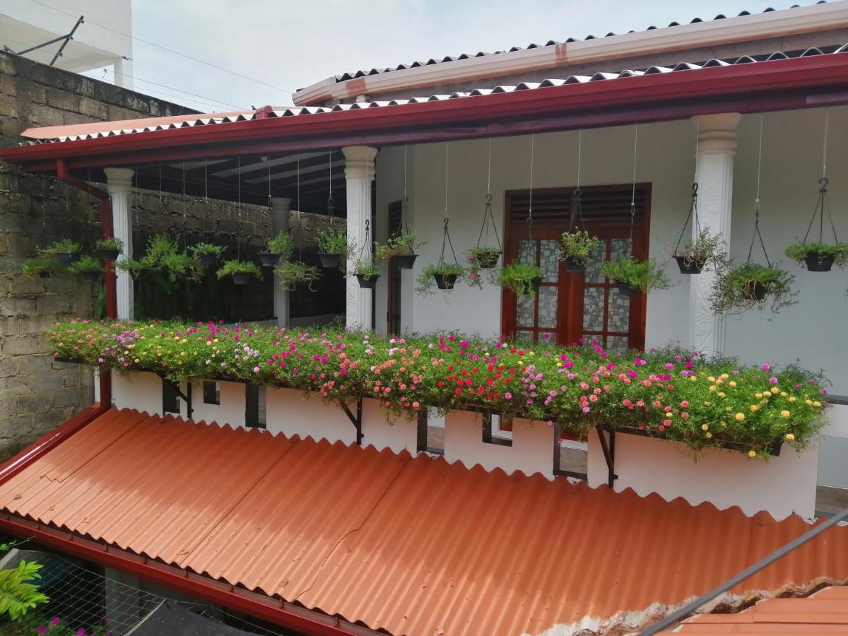 Kanthi Holiday Rest Homestay Мириса Екстериор снимка